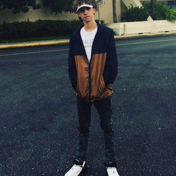 Meet your Posher, Alex - Picture 1 of 1